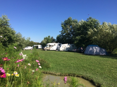 Tentes-caravanes-mare-aux-canards